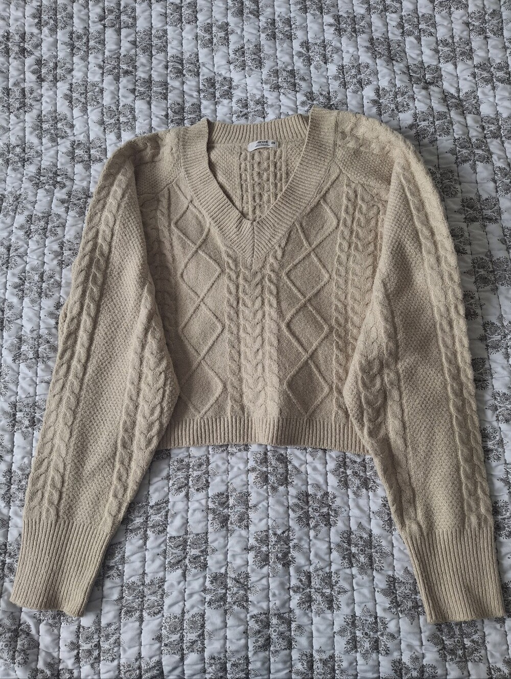 Ardene Beige Cable-Knit V-Neck Sweater